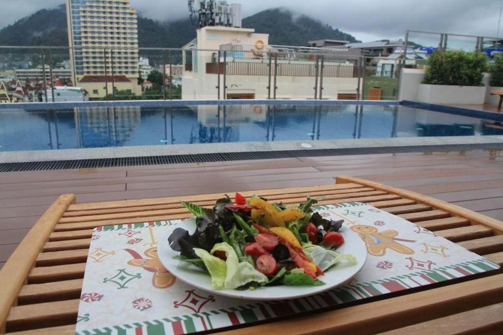 Elegancy Sansabai Hotel Patong Exterior foto